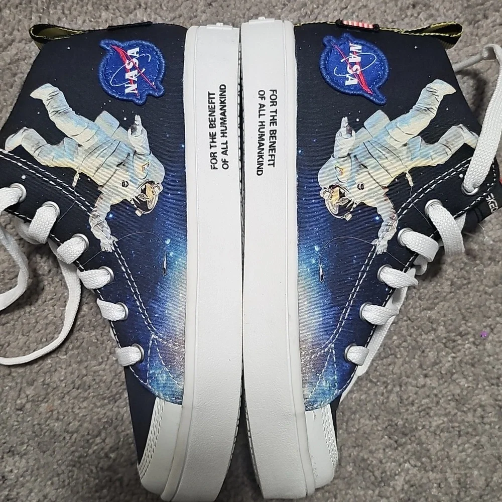 NWOT Skechers NASA High Top Sneakers Youth Size 1